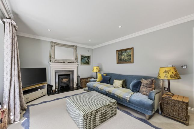 7 Croft Drive, Reading photo 4