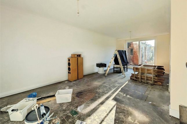 67, Queensway, Kent photo 3