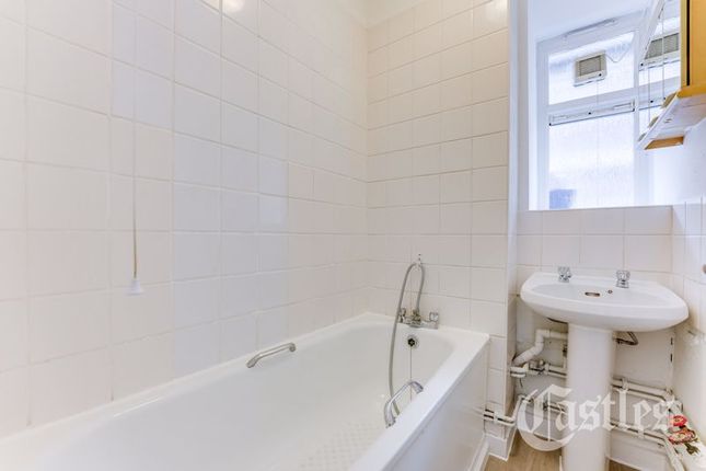 Flat for sale in Fairmead House, Kingsmead Estate, London