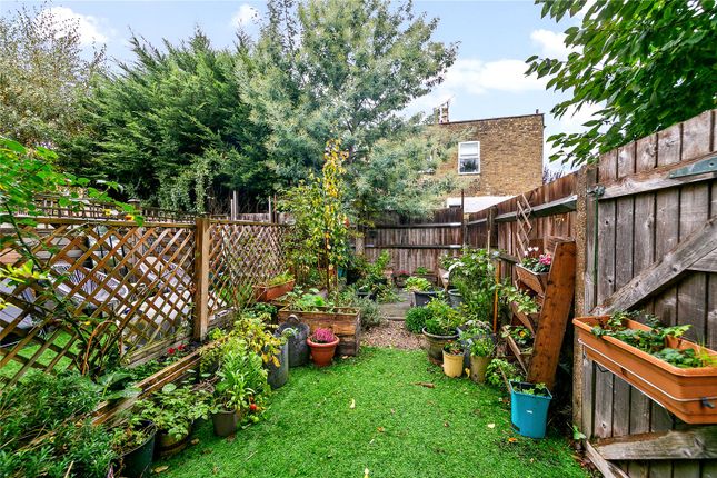 1, Godstone Road, St Margarets photo 2