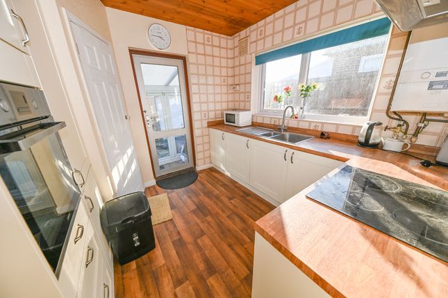 36, Maple Drive, Denmead photo 3
