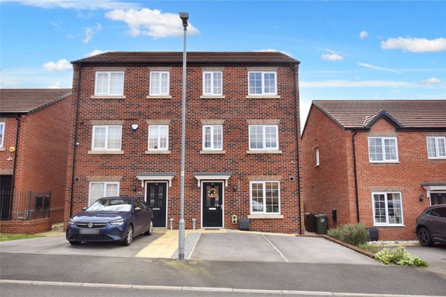 Thumbnail Town house for sale in Craig Hopson Avenue, Castleford, West Yorkshire