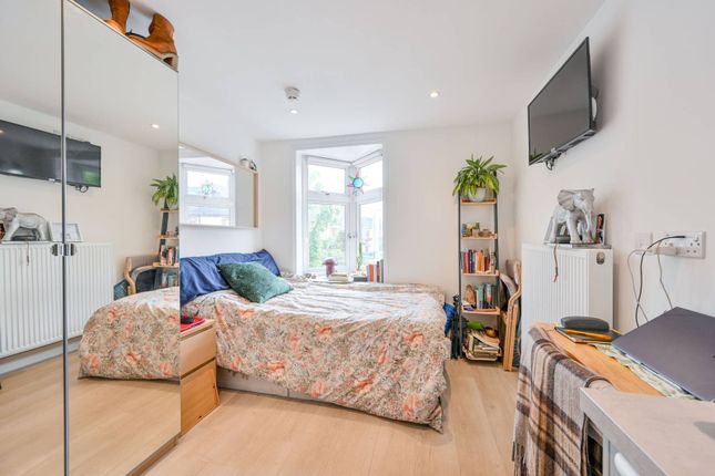 Thumbnail Studio to rent in Oakley Avenue, Ealing, London