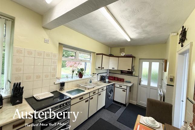 17, Hazel Grove, Stoke on Trent photo 5