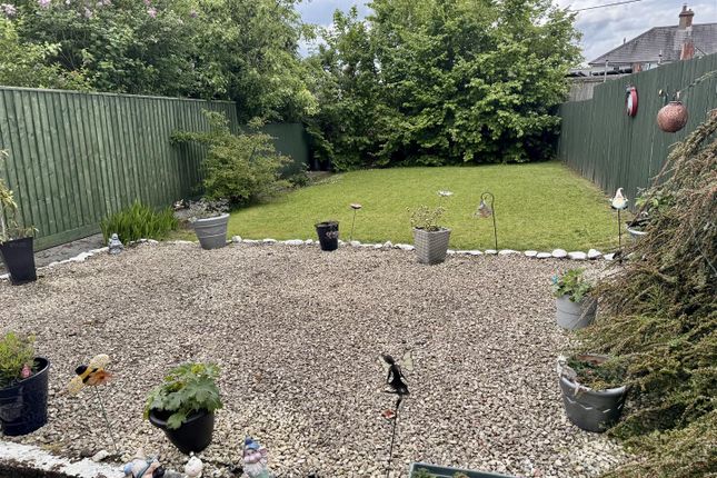 14, Maesywerin, Ammanford photo 4