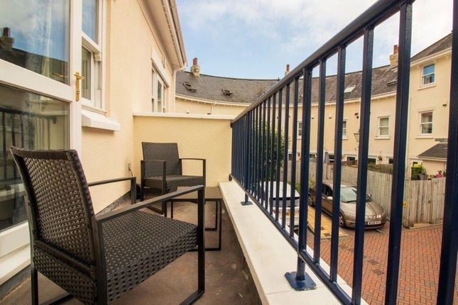 7 Lisburne Place, Torquay photo 4
