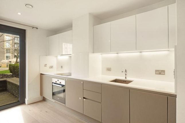 8 Cedar House, Engineers Way, Wembley photo 3