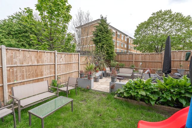 Flat for sale in Crescent Rise, London, Greater London