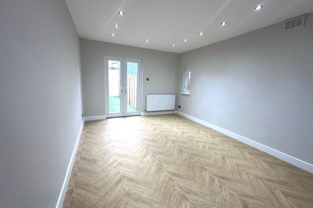 Thumbnail Flat to rent in Mount Pleasant Road, London