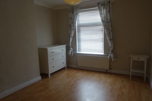 8, Anderson Avenue, Leeds photo 3