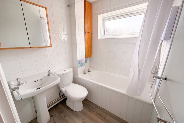 36, Pevensey Road, Loughborough photo 4