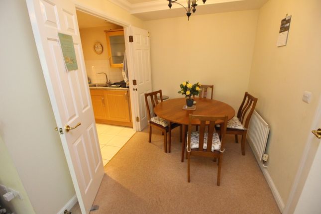 4 , Brookview Lodge, Green Lane, Worcester Park photo 3