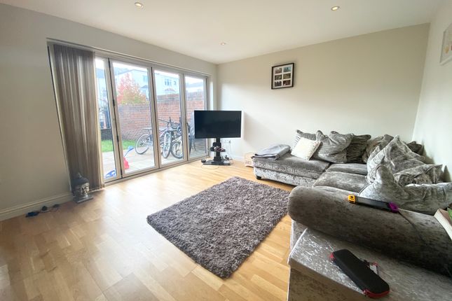 Chesswood Road, Worthing photo 3