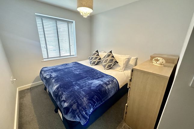 Flat to rent in Burlington House, 2 Park Lodge Avenue, West Drayton