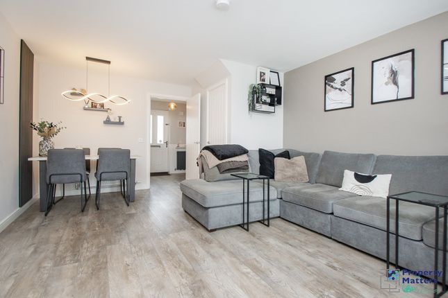 30 Silver Arrow Gardens, Kilwinning photo 3