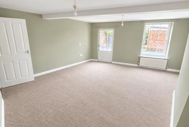 3, Theatre Street, DEREHAM photo 2