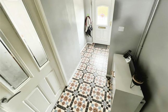 27 Brelades Close, Dudley photo 2