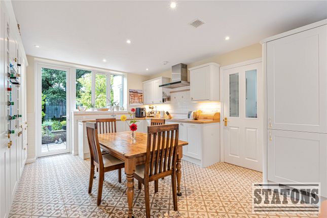50, Finchley Park, London photo 4