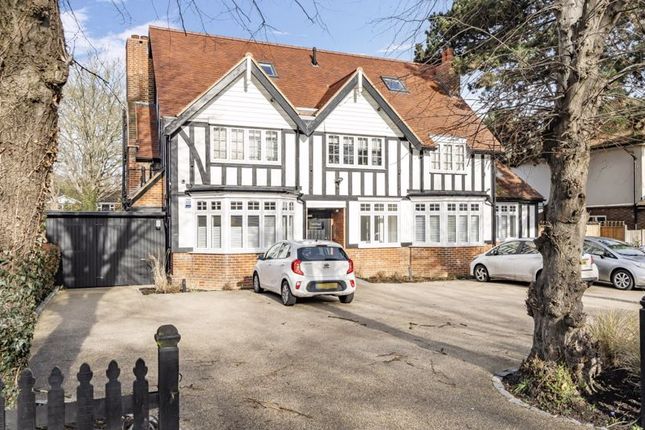 9 Oakridge Mansions, 158 Foxley Lane, Purley photo 2
