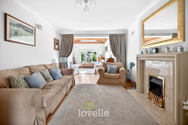 11 Wisteria Drive, Grimsby photo 3