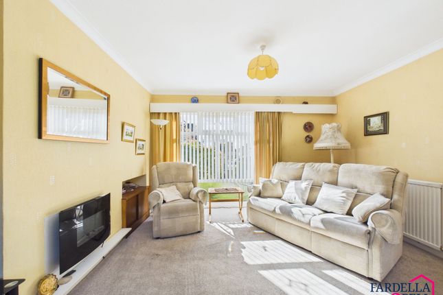 26 Minehead Avenue, Burnley photo 4