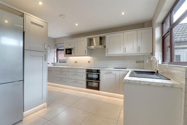 5, Manse Court, Newtownards photo 4