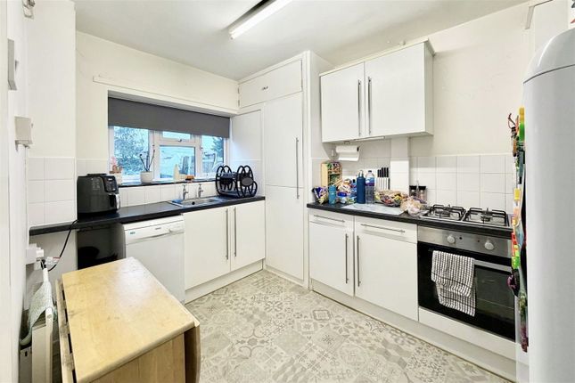56, Norfolk Gardens, Borehamwood photo 3