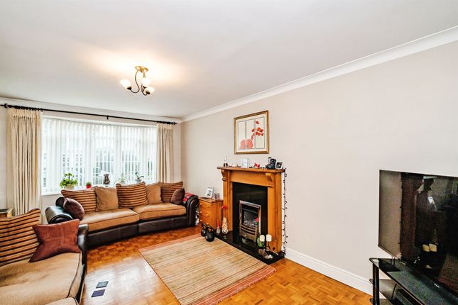 5, Hurston Close, Worthing photo 2
