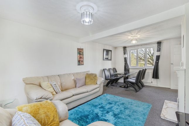304, Beaumont Leys Lane, Leicester photo 4