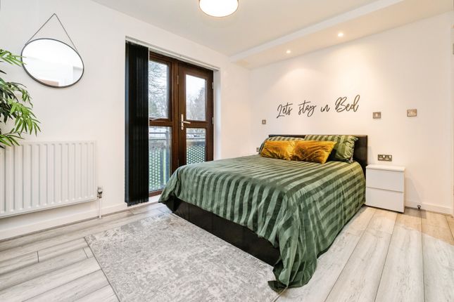 Flat 10 Ravensbourne Place, 13, Mellish Way, Essex photo 4