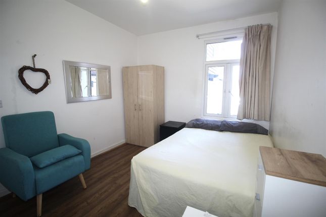 Room 4, 412, Southbury Road, Enfield photo 5