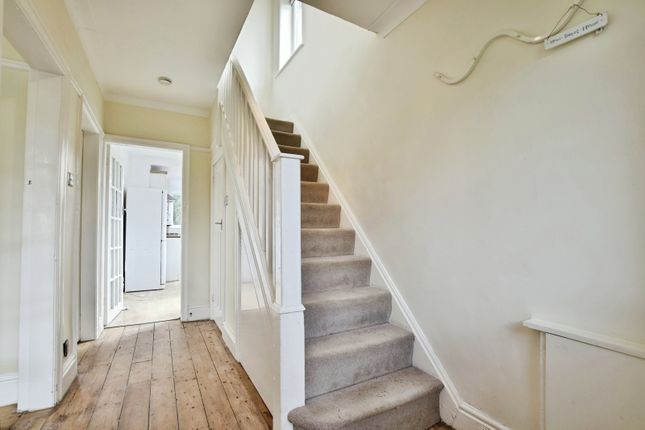 2, St. Georges Crescent, Altrincham photo 4