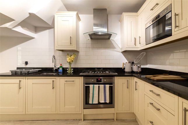 Flat 1, 361, Clapham Road, London photo 4