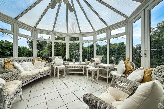 135, Hill Road, Fareham photo 3