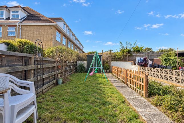 81a Victoria Road, Southend-On-Sea photo 3