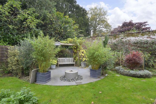 Little Hollies, The Close, Wonersh photo 3