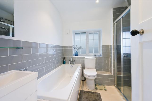 16, Mill Lane, Merstham photo 3