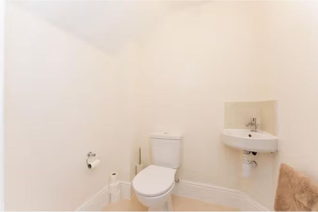 18, Mercia Grove, Chester photo 3