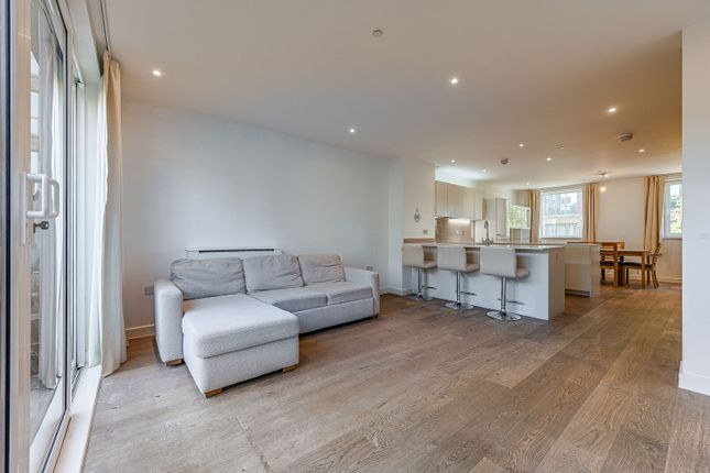 Ottley Drive, Kidbrooke photo 2