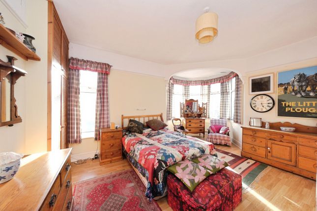 16, Axholme Road, South Yorkshire photo 4
