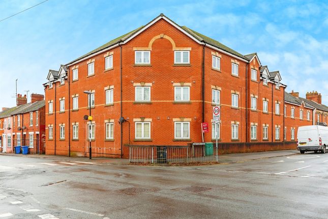 Thumbnail Flat for sale in Hawthorn Road, Kettering