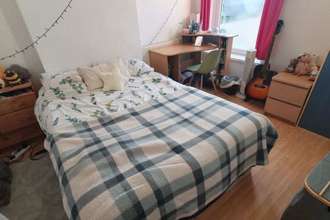 97 Richards Street, Cardiff photo 2