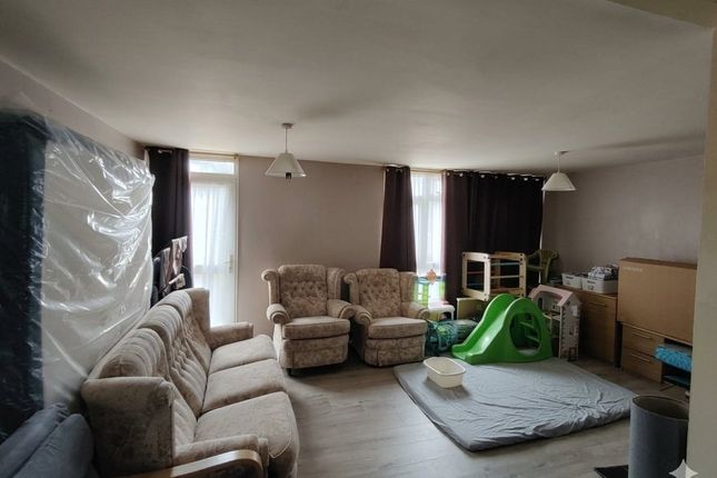 57, Seymour Close, Portsmouth photo 3