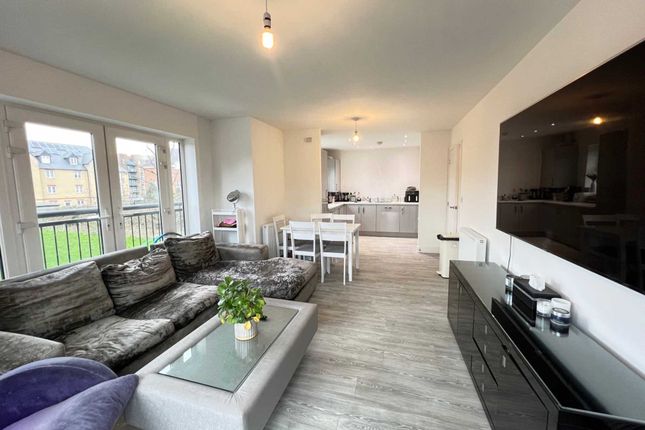 Thumbnail Flat for sale in Kipling Way, Borehamwood