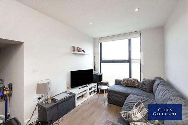 Flat 39 Luna Apartments, 272, Field End Road, Ruislip photo 2