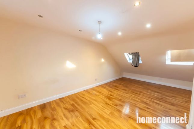 68 Torquay Gardens, Ilford photo 5