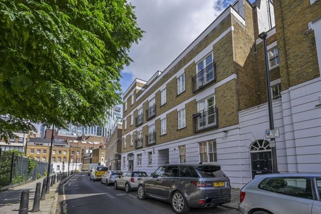 Flat to rent in St Mark Street, Aldgate, London