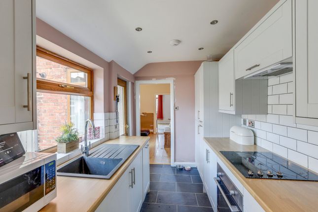 6 Peel Street, Alfreton photo 4