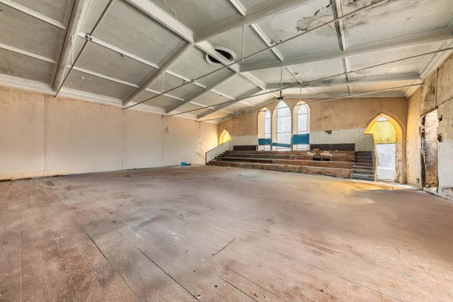 St Ninians Church, Glengate, Kirriemuir photo 3