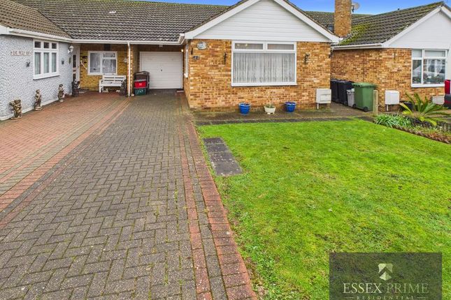 2-bed bungalow on 72, Jubilee Avenue, Great Clacton, £225,000